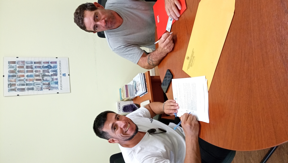 Integrantes de la SFR de San Jacinto y de Arber junto con el director y un técnico de Dinapyme