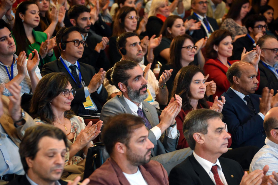 Público nacional e internacional participó del encuentro Público aplaude, sentado