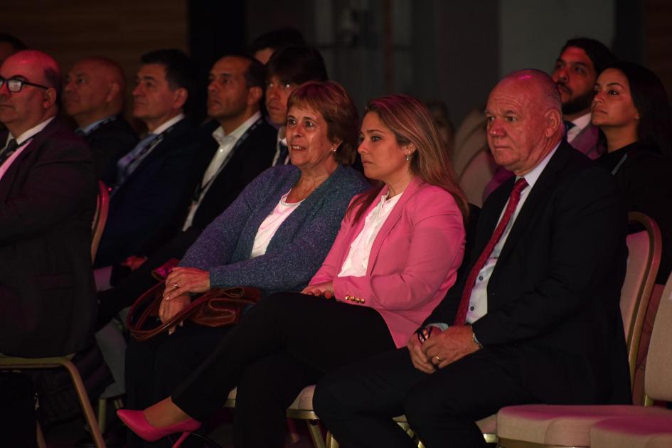 Autoridades del MIEM: Walter Verri, Susana Pecoy y Ana Antía Autoridades del MIEM, entre el público (Verri, Pecoy y Antía)
