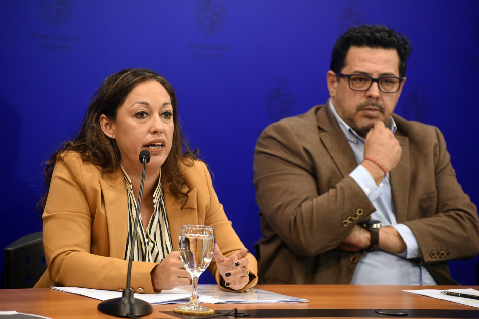 Cardona habla junto a Sánchez
