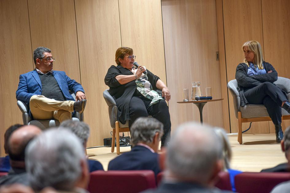 Alcaldesa de Young y beneficiarios de los programas de eficiencia energética Alcaldesa de Young cuenta su testimonio como referente de localidades eficientes