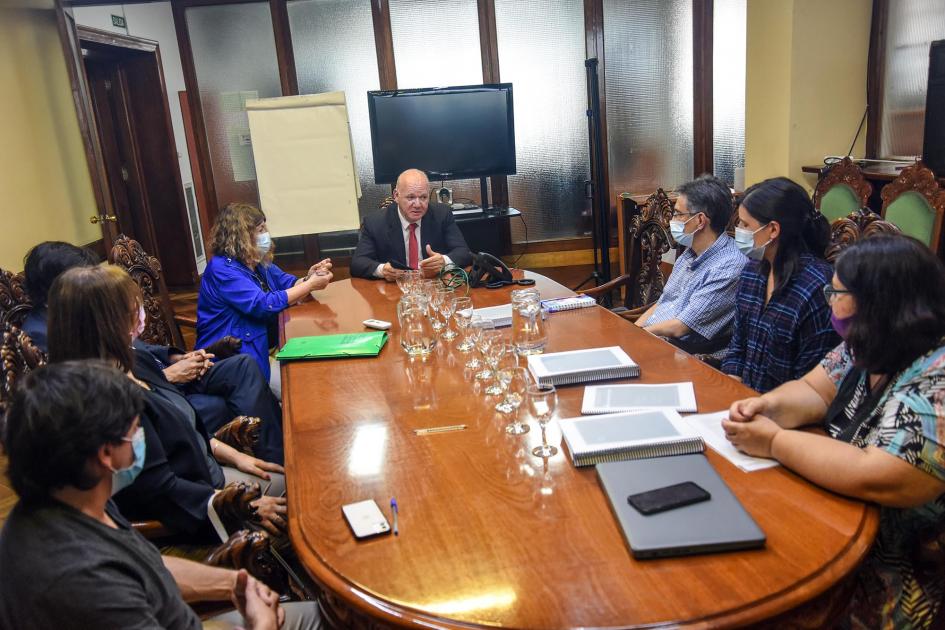 Reunión en la sede del MIEM