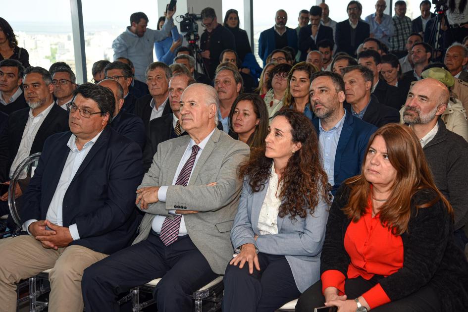 Autoridades y asistentes. Asistentes