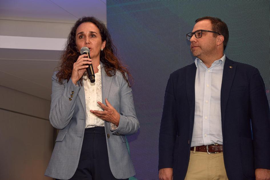 Sabrina Sauksteliskis, directora ejecutiva de Uruguay Innovation Hub dice unas palabras