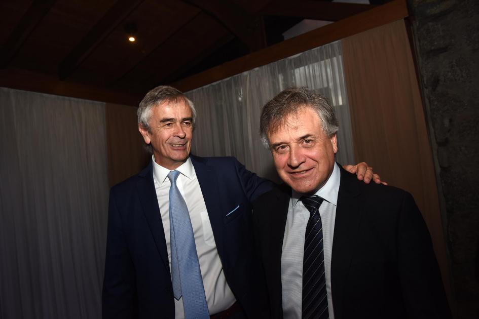 Ministro Omar Paganini y presidente de la CIU, Alfredo Antía Omar Paganini sonríe junto a Alfredo Antía