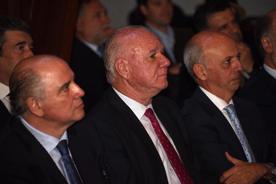 El subsecretario del MIEM, Walter Verri, junto a autoridades nacionales Verri junto al ministro Javier García y otras autoridades
