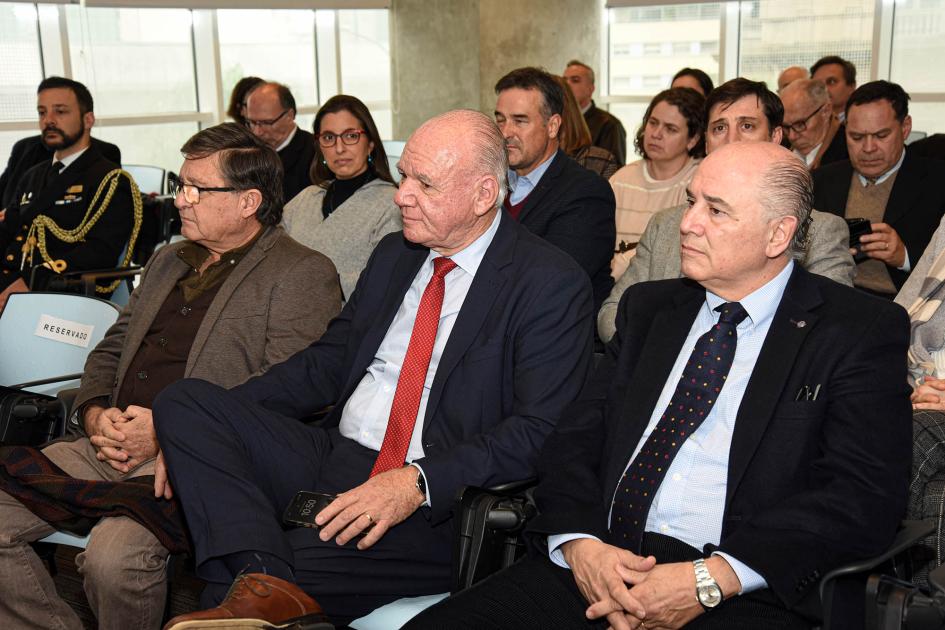 Subsecretario del MIEM, Walter Verri, y director de Dinamige, Marcelo Pugliesi Autoridades en la primera fila del público