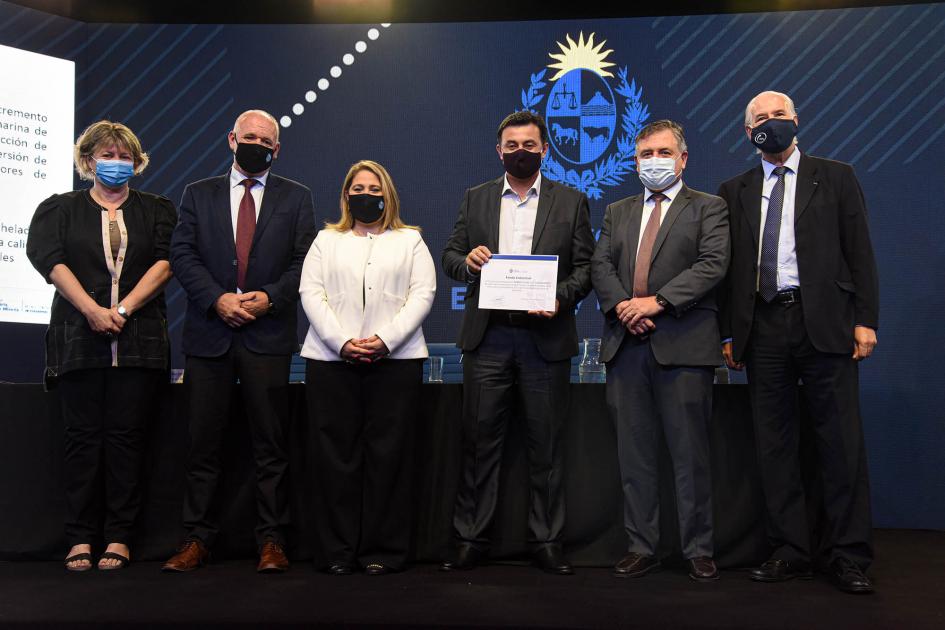 Empresa beneficiaria recibe certificado de las autoridades: WFBR2018 SAS Empresa beneficiaria recibe certificado de las autoridades: WFBR2018 SAS