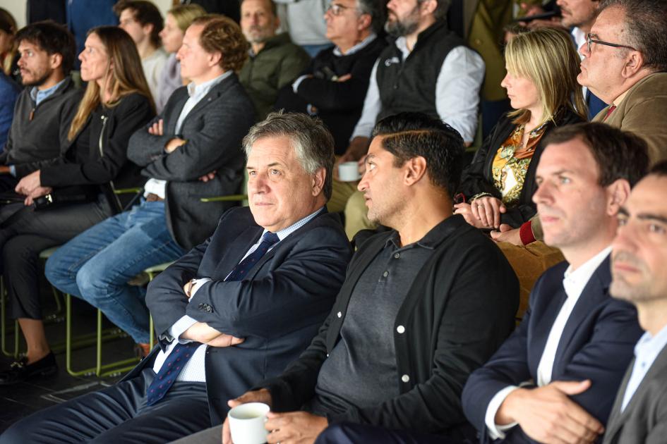 El ministro Paganini participó de la actividad Público; en primera fila, el ministro Paganini