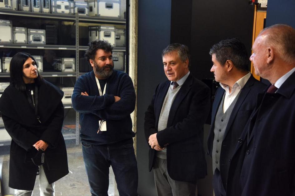Autoridades recorren hub audiovisual