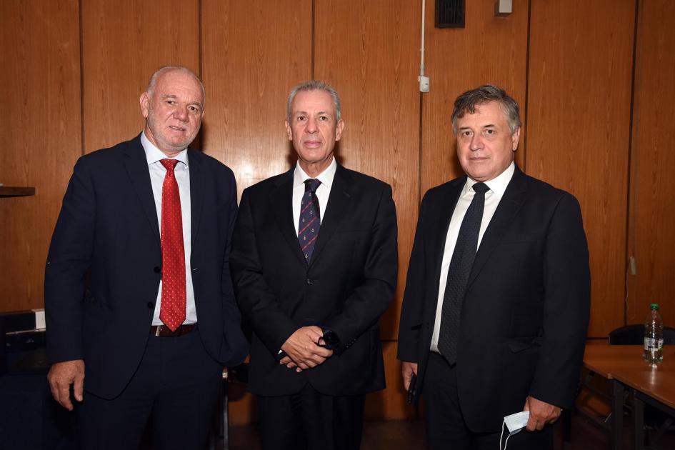 Ministro Omar Paganini, ministro Bento de Albuquerque y subsecretario Walter Verri Ministros Paganini y De Albuquerque y subsecretario Verri posan de pie