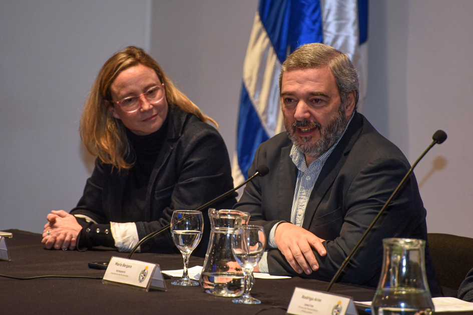 Bergara habla junto a Florio