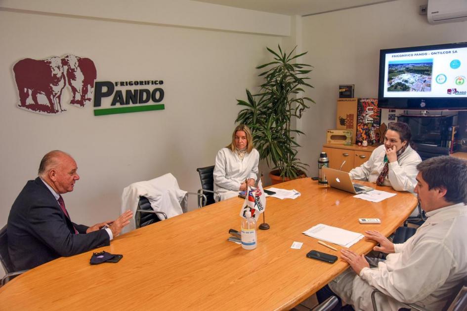 Reunión en Frigorífico Pando Reunión en Frigorífico Pando