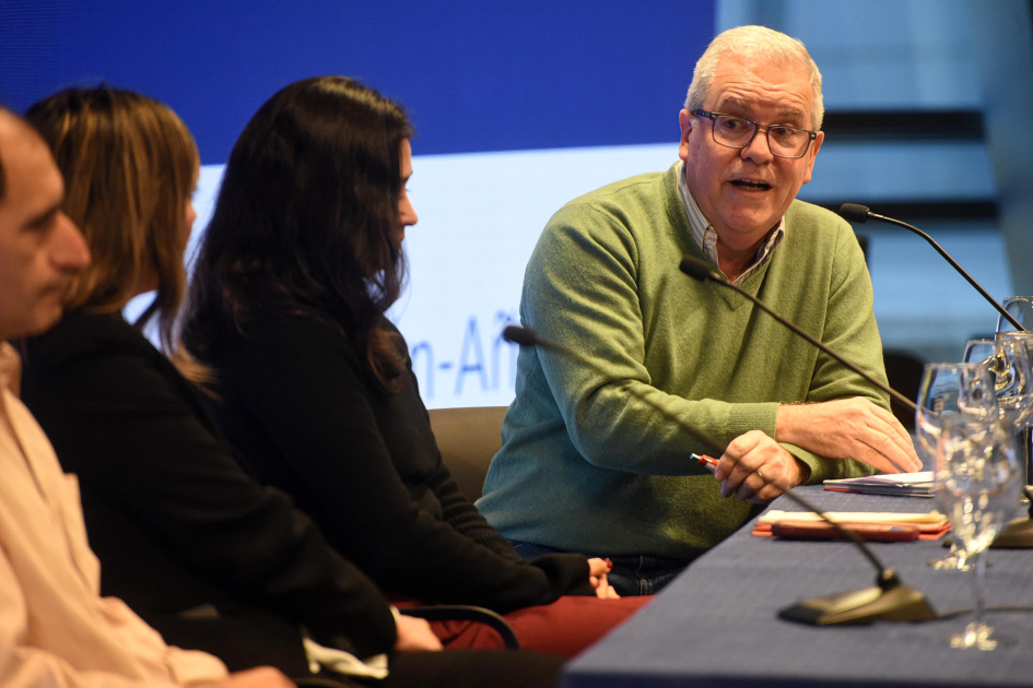 Funcionario Gilles habla a cooperativisma