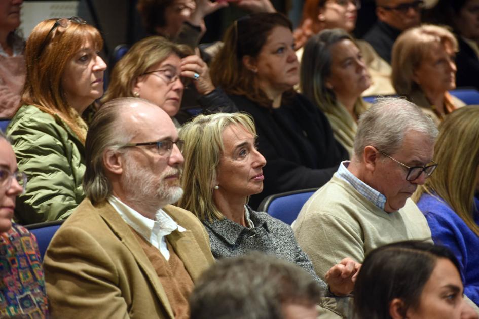 Público sentado Público sentado