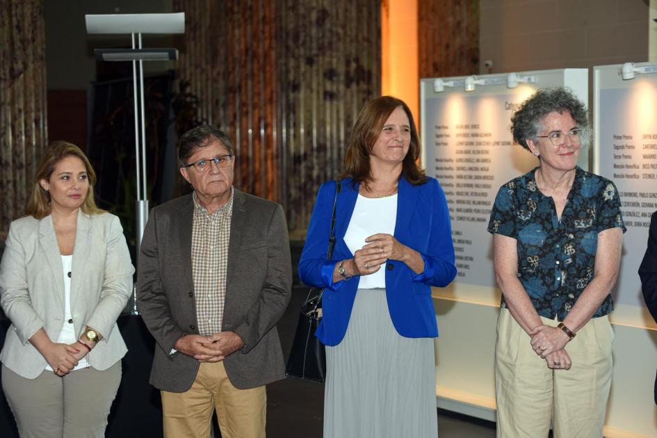 Autoridades presentes en el evento Autoridades del MIEM y la DNC