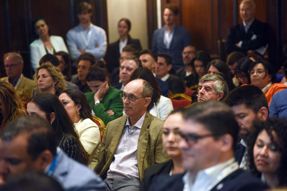 El cierre de la Semana de la Energía contó con un panel de expresidentes de la República Público en la actividad
