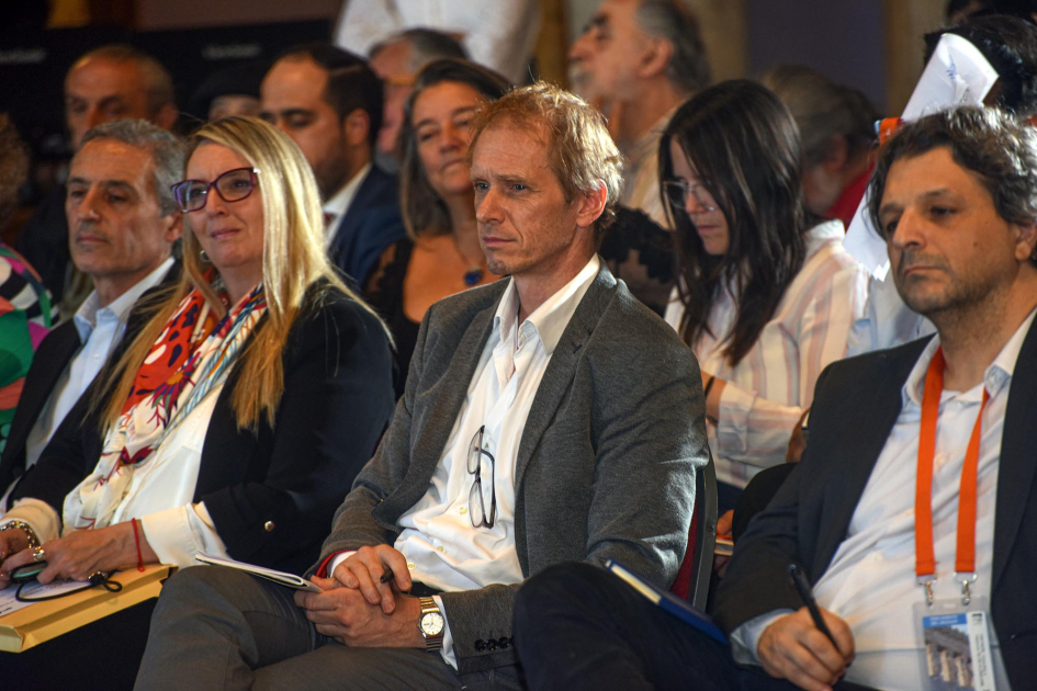 Escudero, del MIEM, sentado entre el público