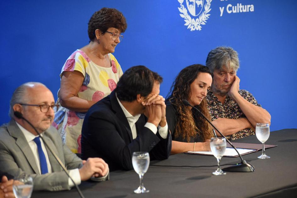 Firma del acta a cargo de Sabrina Sauksteliskis del MIEM Firma del acta a cargo de Sabrina Sauksteliskis del MIEM