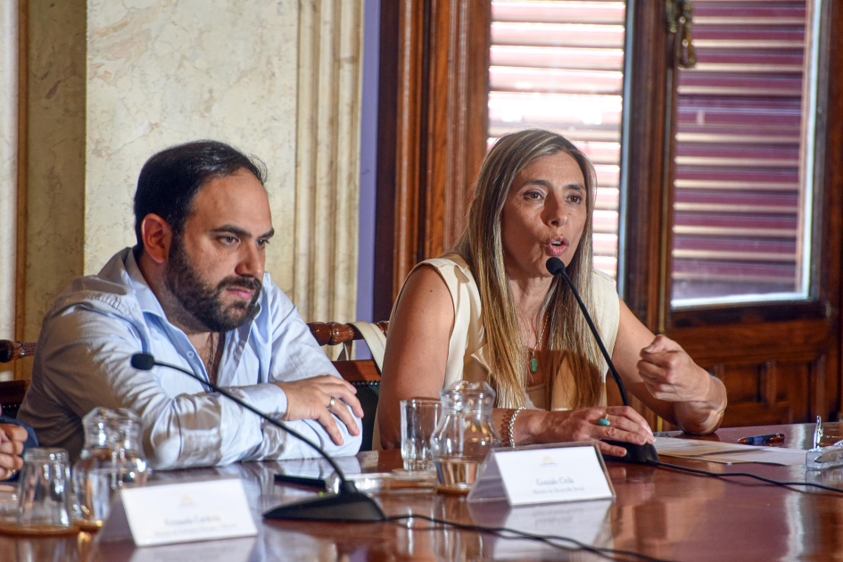 Caram habla junto a Civila