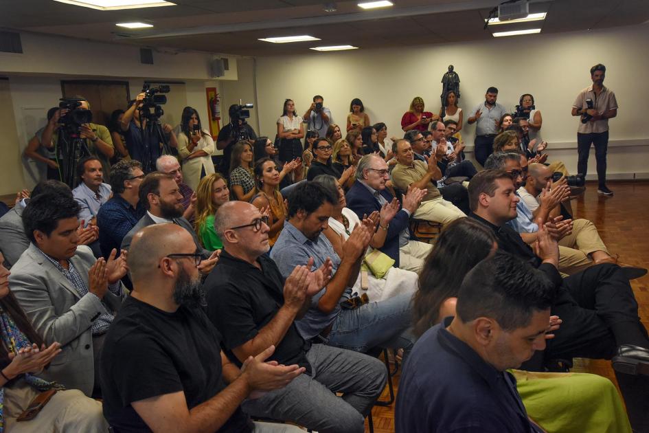 Público asistente a la asunción de autoridades de la ACAU Público asistente a la asunción de autoridades de la ACAU