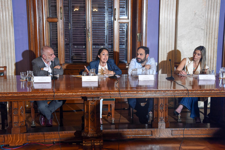 Cardona habla junto a Civila, Antonini y Caram