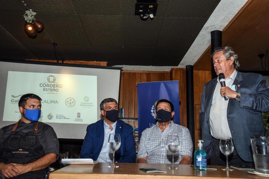 El intendente de Maldonado, Enrique Antía, hace uso de la palabra durante el lanzamiento El intendente de Maldonado, Enrique Antía, hace uso de la palabra durante el lanzamiento