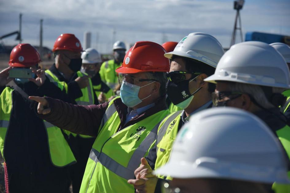 El ministro Omar Paganini y otras autoridades recorrieron las obras de UPM Paso de los Toros