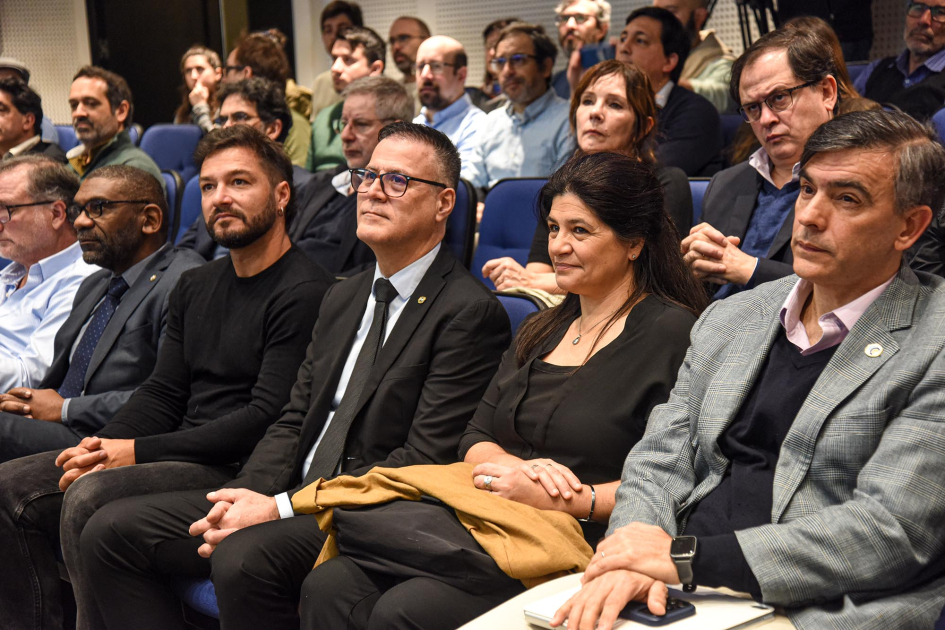Lanzamiento del Fondo Sectorial de Energía, convocatoria 2026 Autoridades, en la primera fila del público