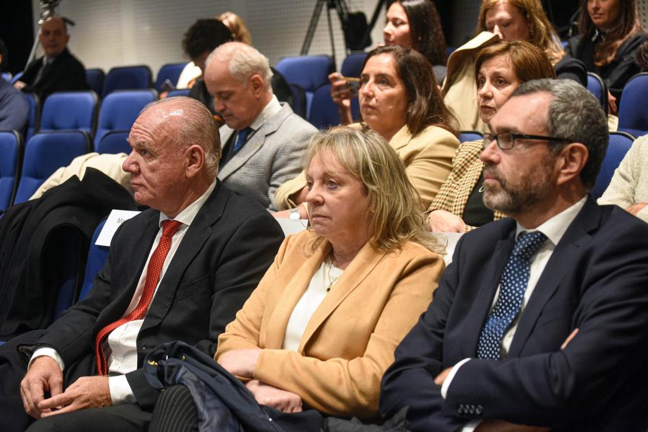 Autoridades asistentes a la actividad Autoridades entre el público