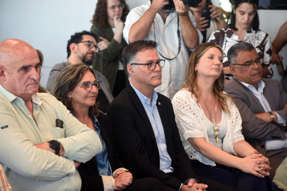 Autoridades de UTE y director de Dinatel en primera fila