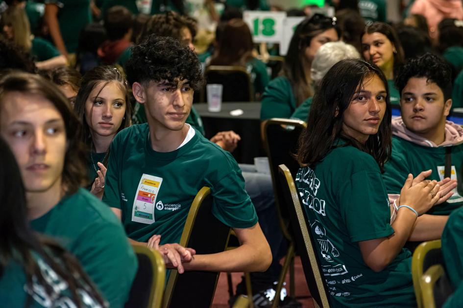Los adolescentes participantes del evento llegaron de diversos puntos del país Adolescentes en sus mesas