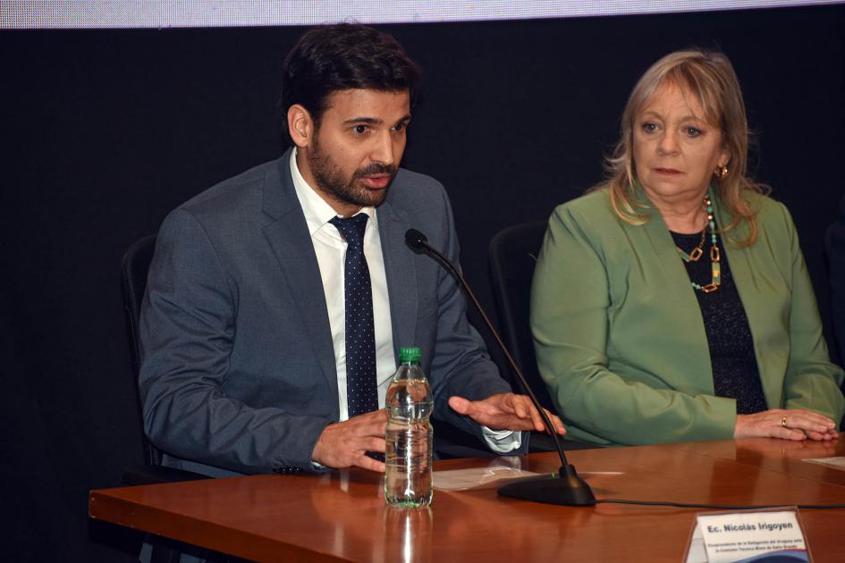 Vicepresidente de la delegación uruguaya, Nicolás Irigoyen Habla Nicolás Irigoyen en mesa de autoridades