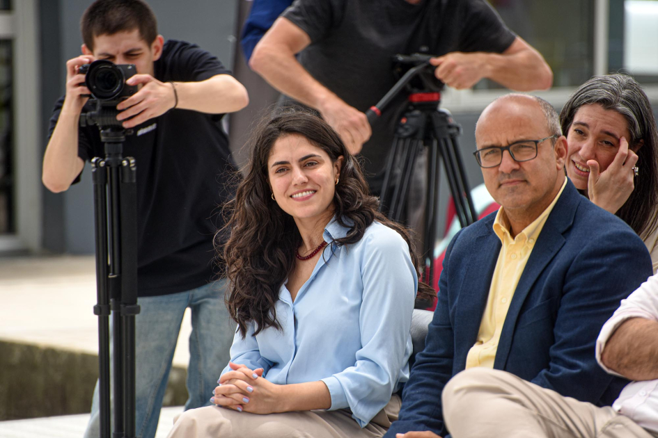 Autoridades, en primera fila del público