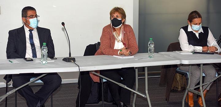 Asistentes al evento, entre ellos, la encargada de despacho de MIEM-Dinapyme, Ana Inés Antía