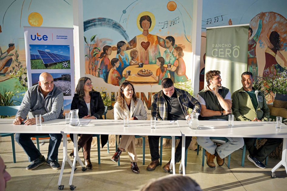 En mesa, Bentancor, Cabrera, Cardona, Gordo Verde, McCubb y Frontora