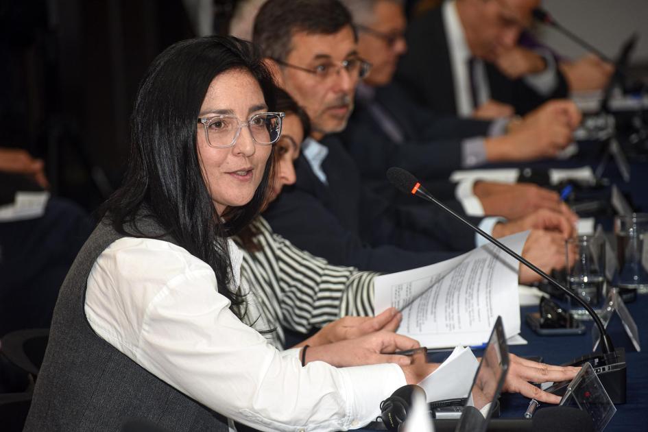 Coordinadora de la Unidad de Relaciones Internacionales del MIEM, Celeste Elhordoy Elhordoy habla, junto a otros participantes