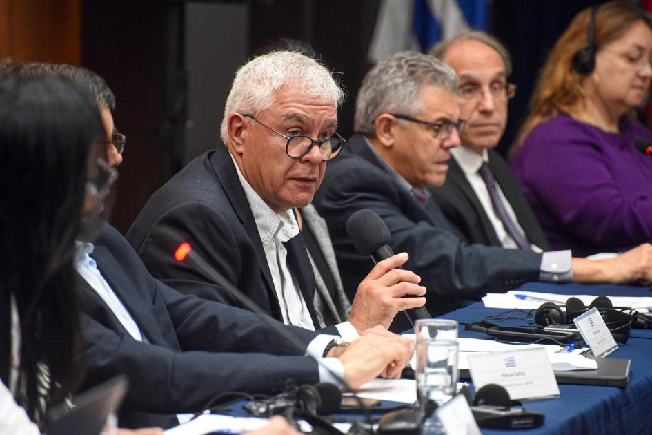 Equipos técnicos del MIEM participaron del encuentro Un hombre habla, junto a otros participantes