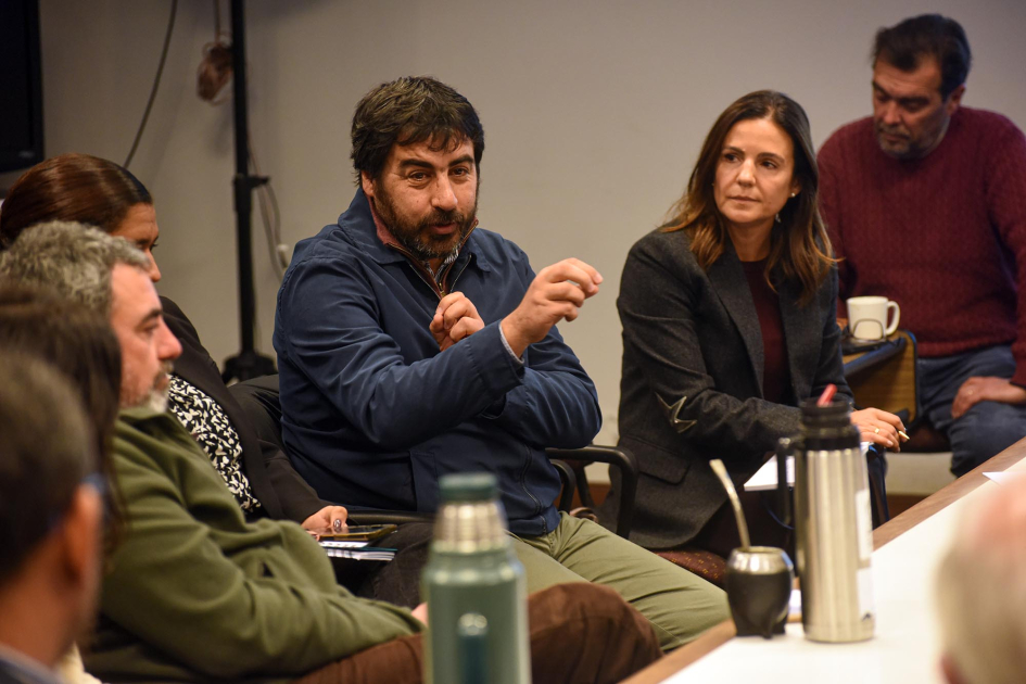 Representante de la UTU habla a asistentes