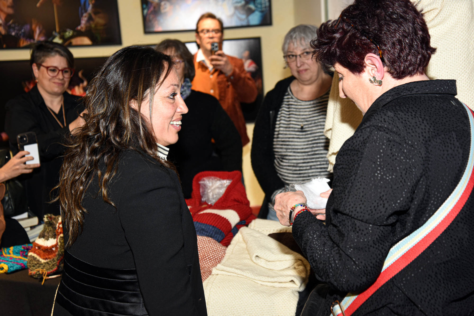 La ministra Fernanda Cardona visitó la muestra de emprendedoras Ministra Fernanda Cardona dialoga con emprendedoras