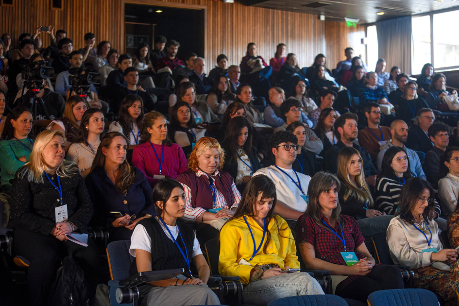 Público Público sentado en sala