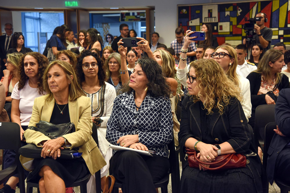 Grupo de mujeres sentadas
