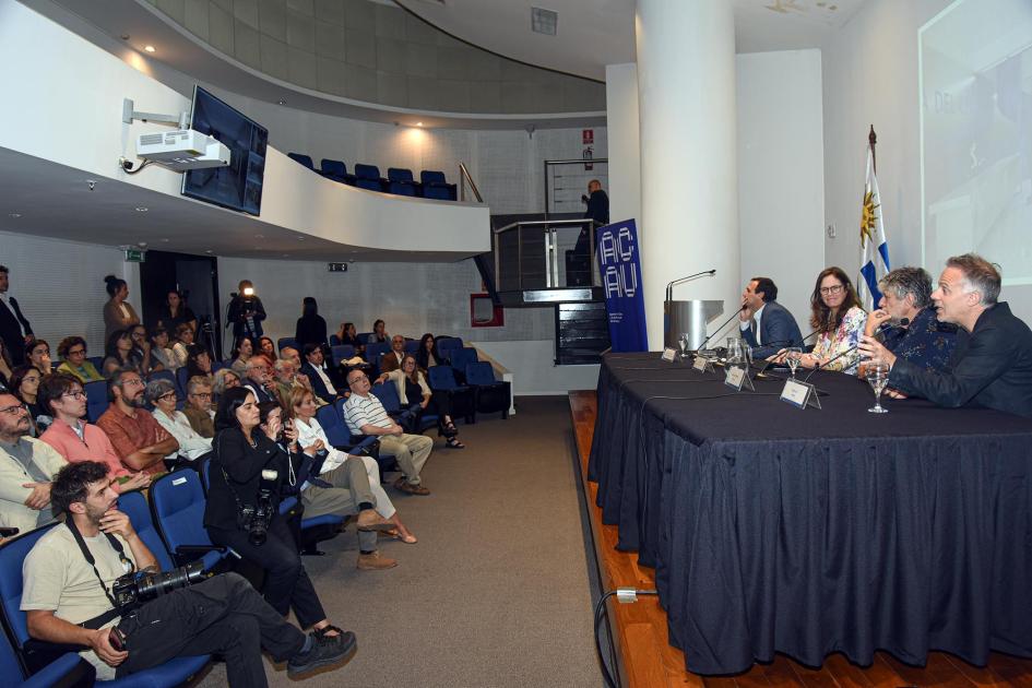 Asistentes de la conferencia Sala de actos de presidencia