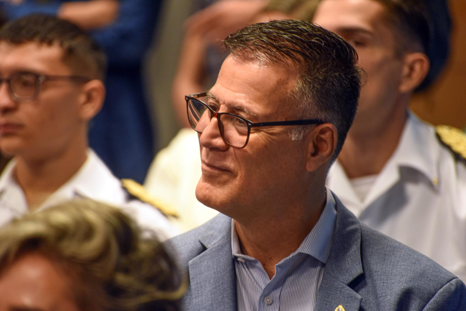 Director Nacional de Telecomunicaciones y Servicios de Comunicación Audiovisual Pablo Siris sentado