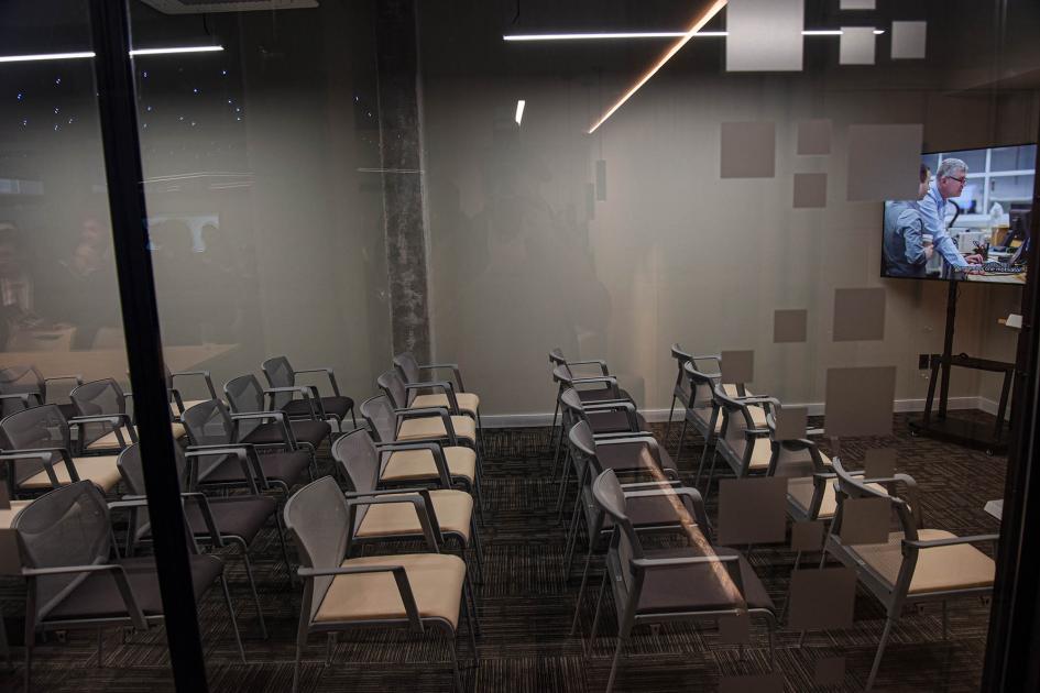 Aula del laboratorio de inteligencia artificial en el LATU Aula del laboratorio de inteligencia artificial en el LATU