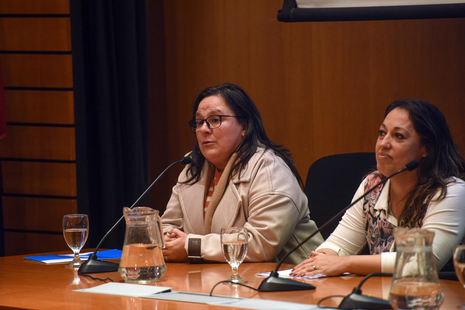 Subsecretaria del MEC, Gabriela Verde Verde habla junto a Cardona