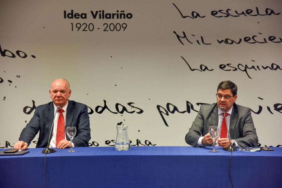 Mesa de autoridades: el subsecretario Walter Verri y el director Fitzgerald Cantero.