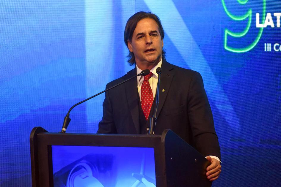 Presidente de la República, Luis Lacalle Pou Luis Lacalle Pou habla desde un atril