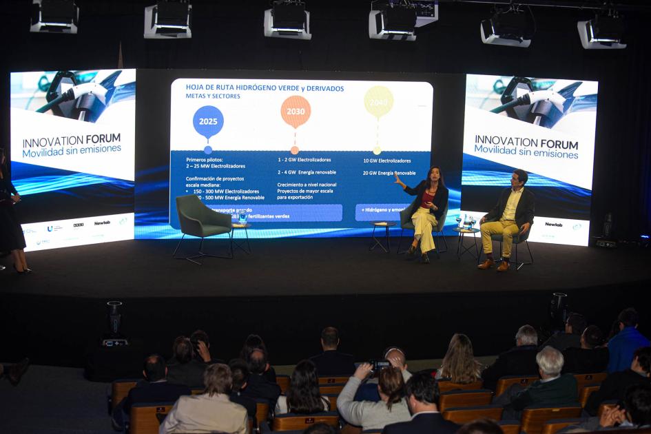 María José González exponiendo al público. María José González exponiendo al público.