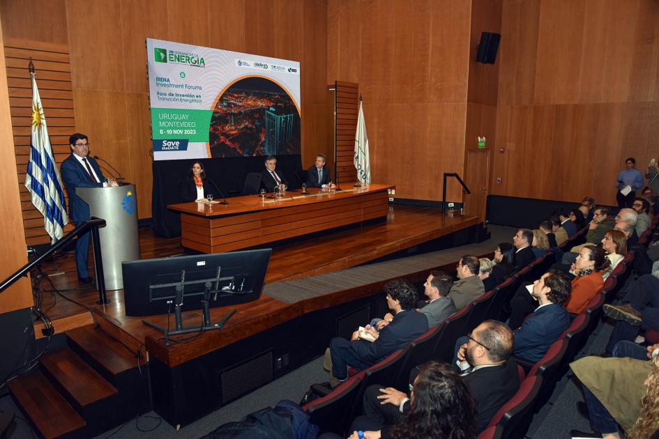 Presentación a cargo del director nacional de Energía del MIEM, Fitzgerald Cantero.